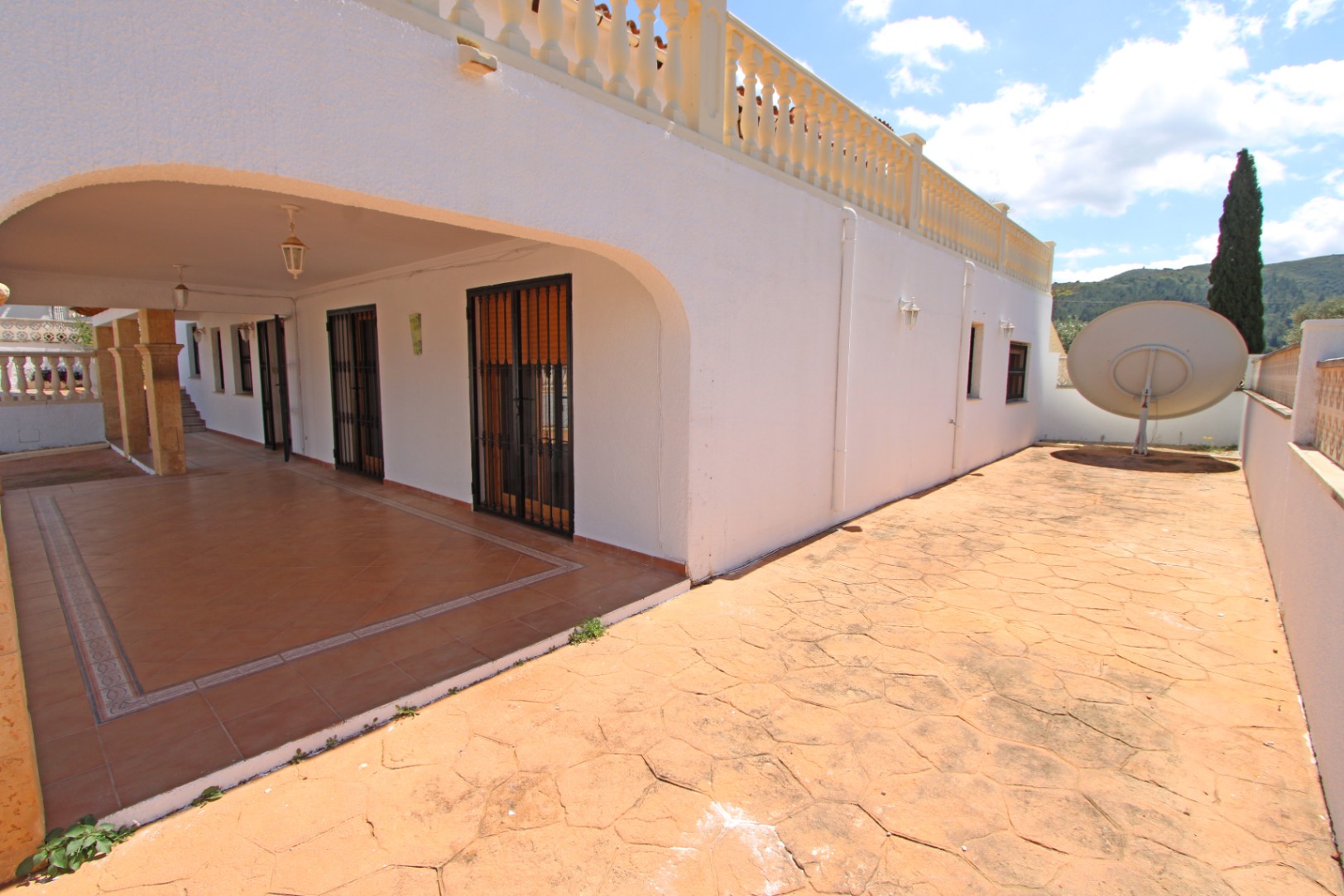 00426 - Chalet en venta con dos viviendas independientes