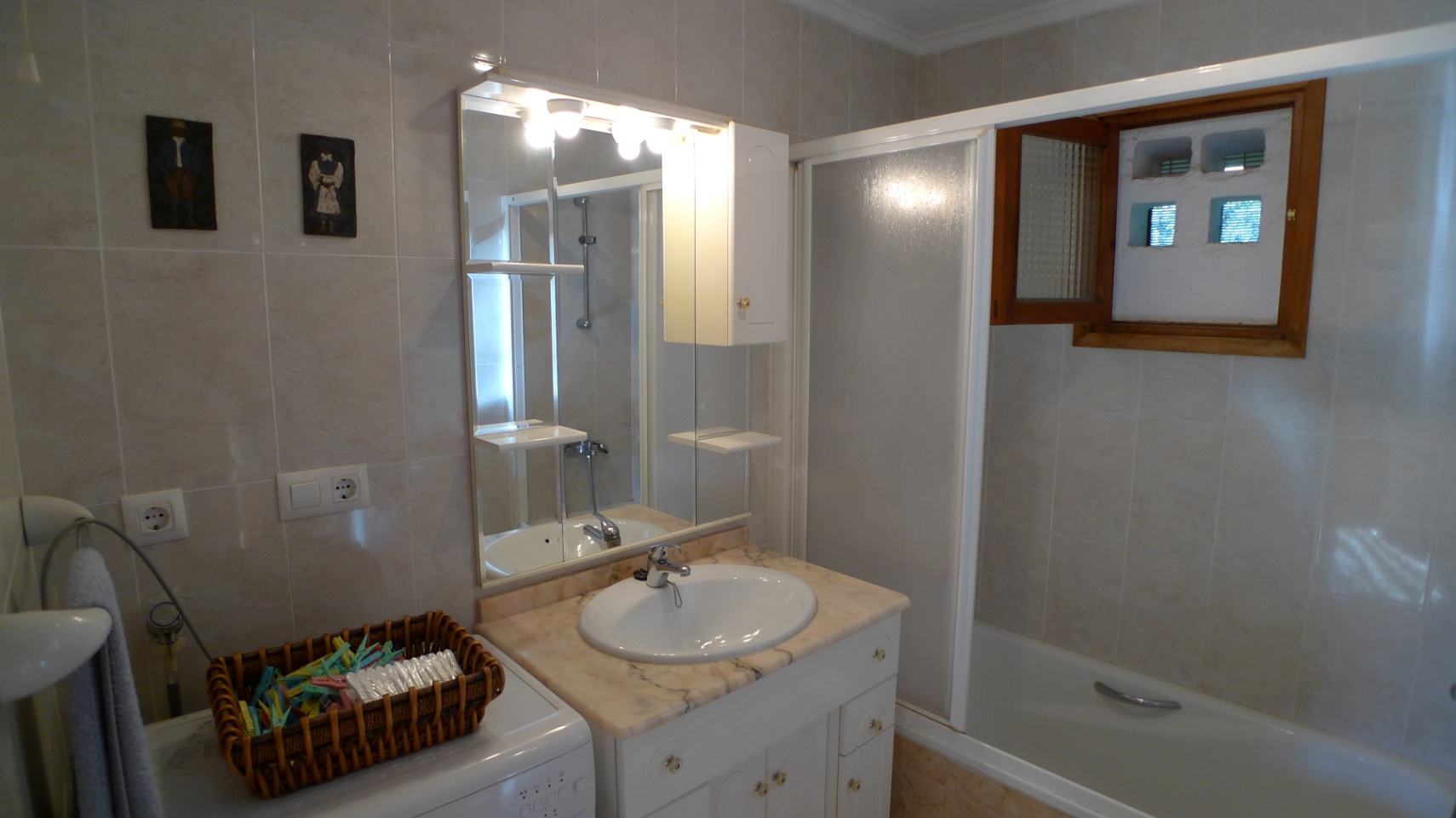 001813C3 - Villa a la venta en Orba situada en una parcela llana