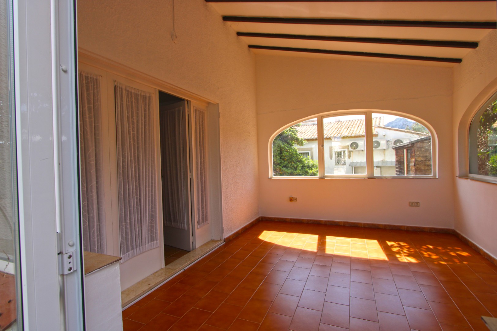 001855PGI - Chalet a la venta situado en una parcela llana en Orba