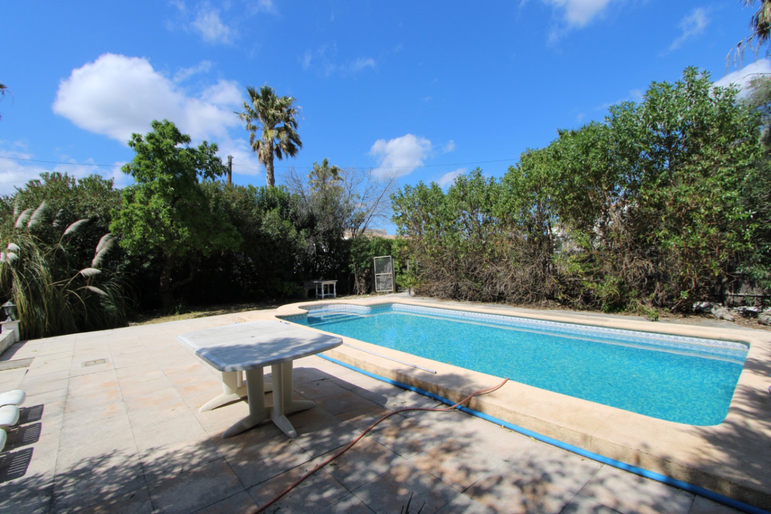 001855PGI - Chalet a la venta situado en una parcela llana en Orba