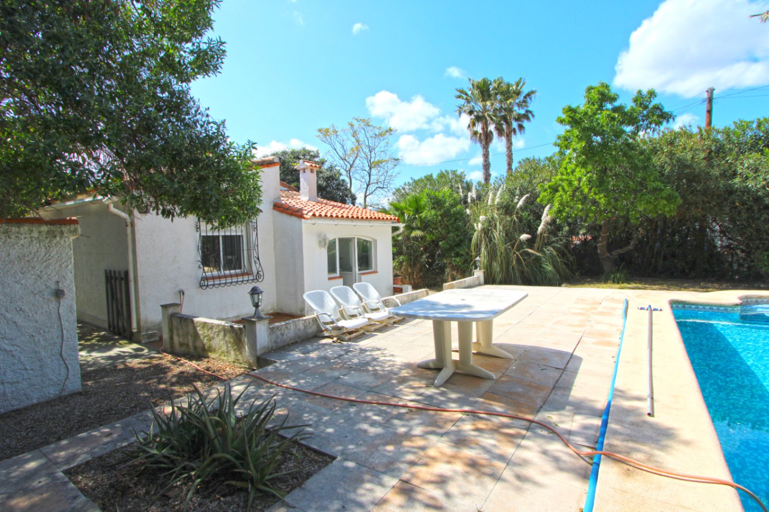 001855PGI - Chalet a la venta situado en una parcela llana en Orba