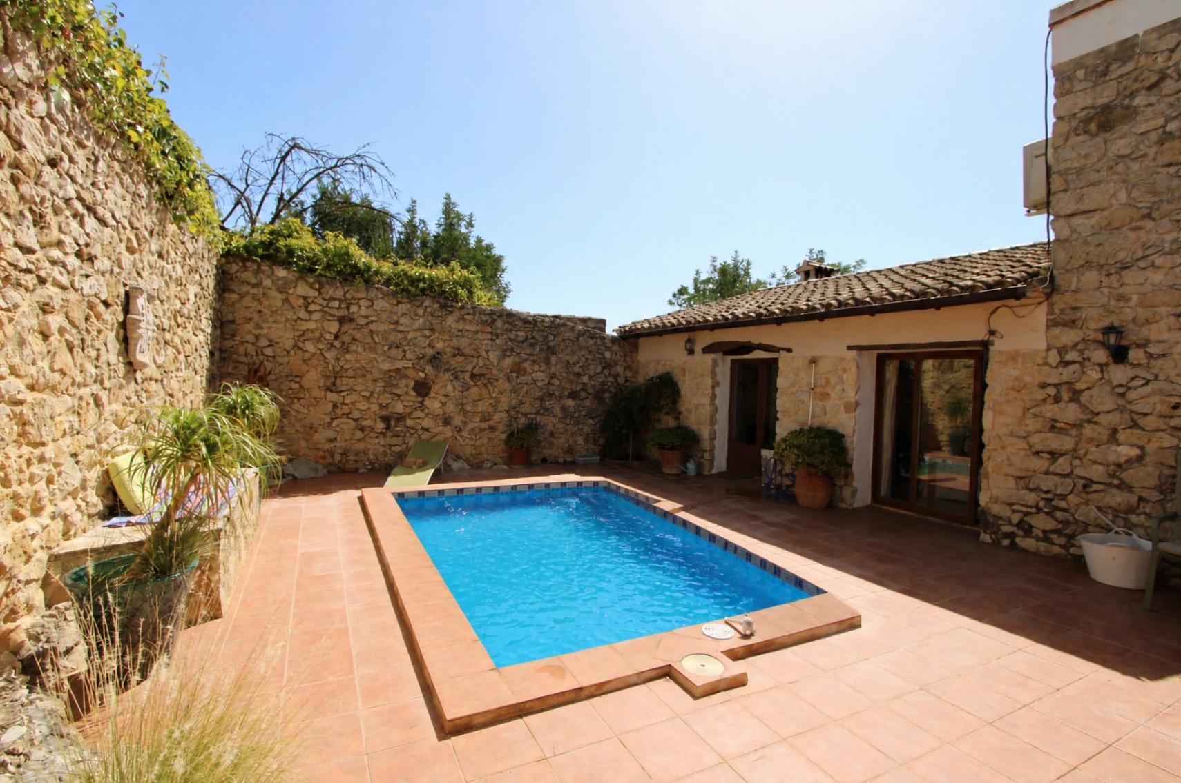 001917PGI - Villa estilo finca a la venta en Jalón