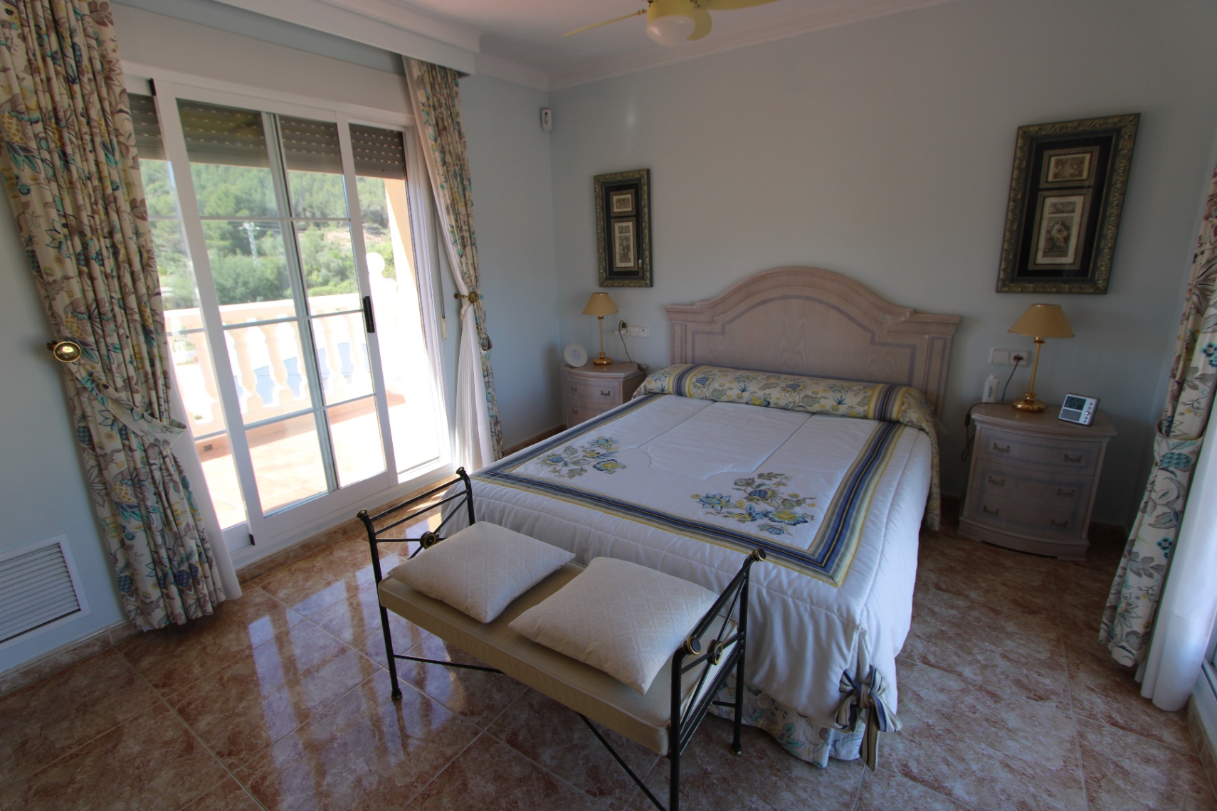001868 - Villa te koop in Orba, Alicante