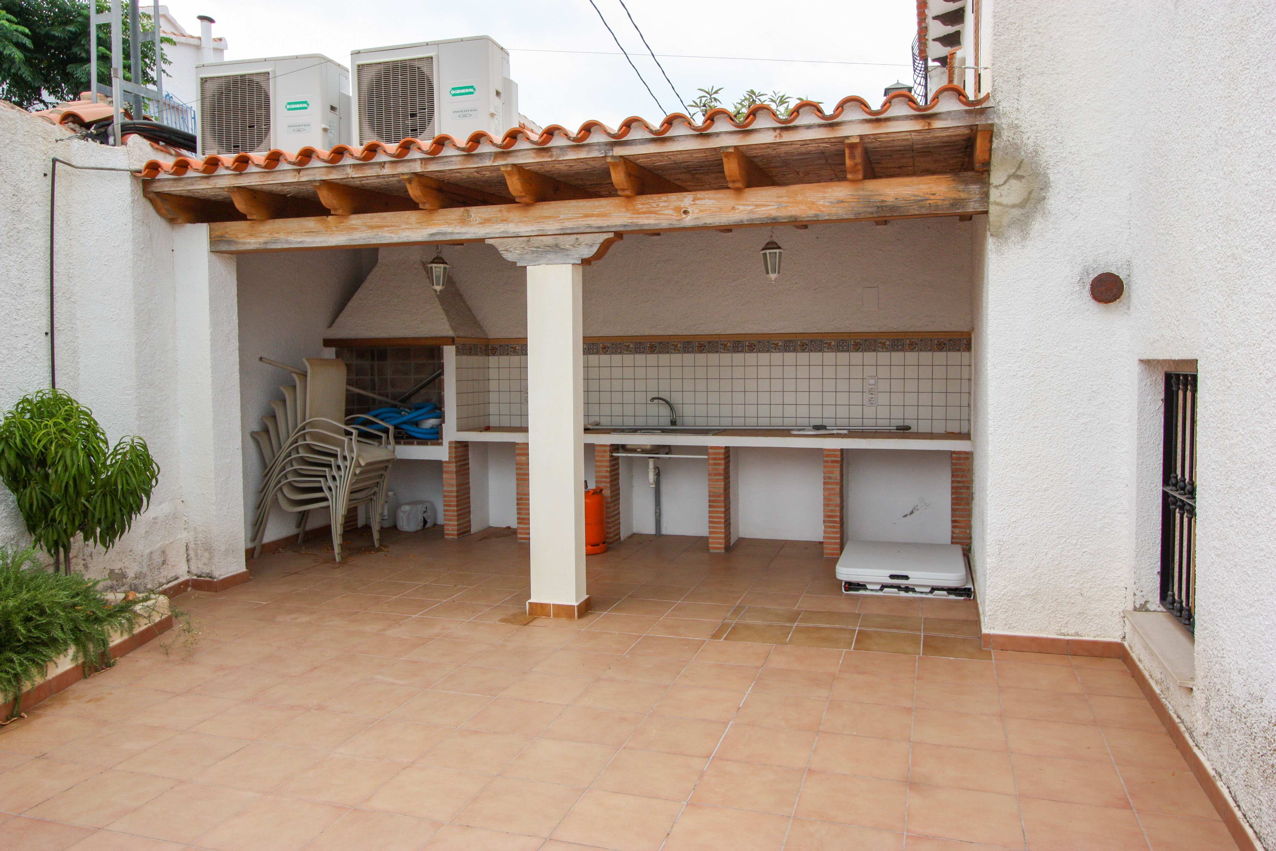 Detached villa with private pool for sale in Orba