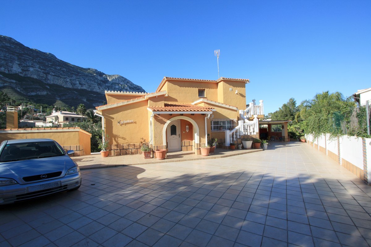 Villa in Denia Montgo